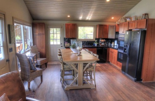 Rockford Bay House | Charming Direct Lakefront 5BR Home With Stunning Views @ Coeur d’Alene
