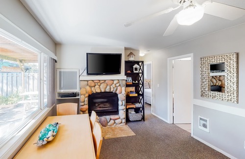 Downtown Cannon Beach House | Charming, dog-friendly cabana with easy beach access