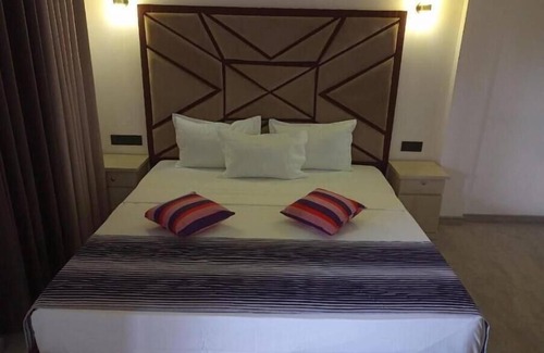 Kamburugamuwa Apartment | Charming Double Oasis at Hotel Kuma's