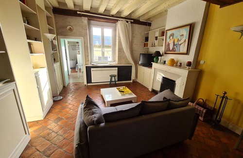 Meung-sur-Loire Apartment | Charming Duplex in Historic Meung-sur-Loire, Near Loire à Vélo & Château