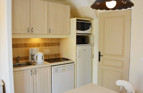 Rouret House | Charming Duplex House for 6 with Terrace, WiFi, Pet-Friendly - Grospierres