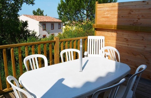 Rouret House | Charming Duplex House for 6 with Terrace, WiFi, Pet-Friendly - Grospierres
