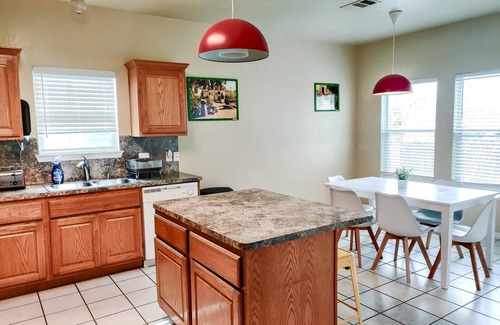 East MLK House | Charming East Austin Retreat - Minutes from Downtown!