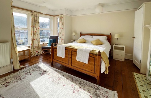 Gorleston-on-Sea House | Charming Edwardian seaside house 3 minutes walk from the beach