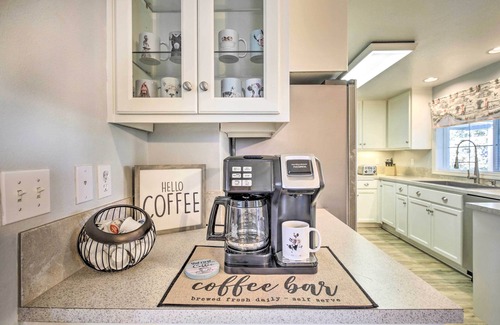 Central Oregon House | Charming Eugene Home w/Fire Pit: 8 Mi to UO!