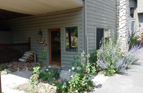 Shadow Mountain House | Charming Evergreen Hills Escape With Great Mountain Views