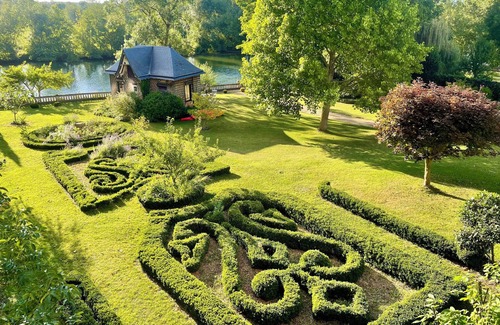 Seiches-sur-le-Loir House | Charming family home-large flowered garden-banks of the Loir-1h30 Paris 6-15pers