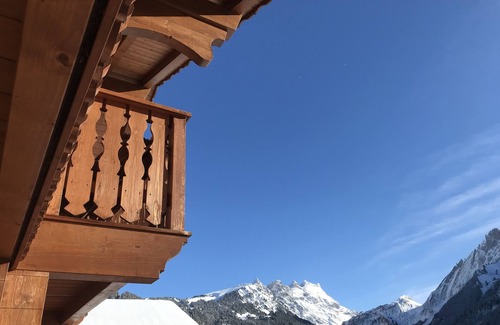 Barboleusaz Ski Chalet | Charming Family Friendly Chalet in Swiss Alps near Ski lifts and Bike Trail.
