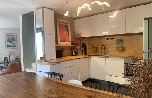 Lattes House | Charming family home + pool, quiet location between beaches (10 min), nature & town