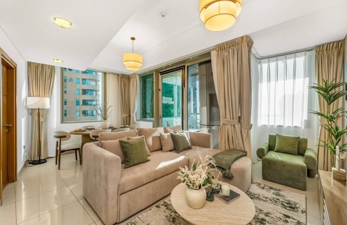 Dubai Apartment | Charming Flat W/ Sea & AIN View / Palm Jumeirah