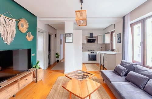 Osmanbey Apartment | Charming Flat with Central Location in Nisantasi