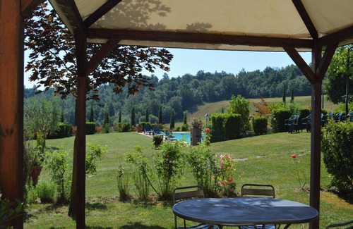 Asciano Apartment | Charming flat with pool surrounded by nature