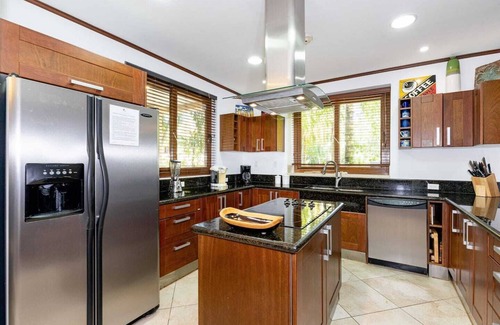 Playa Hermosa Condo | Charming Floor Level 3 Bedroom Condo - Beach Front! Sol y Mar 4C