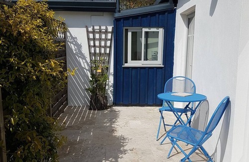 Bourcefranc-le-Chapus Apartment | Charming self-catering cottage, terrace, close to beaches and Ile d'Oléron