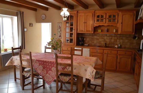 Saint-Genis-d'Hiersac Cottage | Charming riverside home with WiFi, bikes, and more – sleeps 7, near Charente