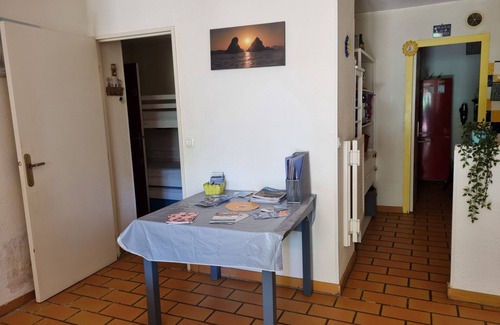 Saint-Mandrier-sur-Mer Apartment | Charming apartment for 5 people with large terrace and air conditioning on the ground floor