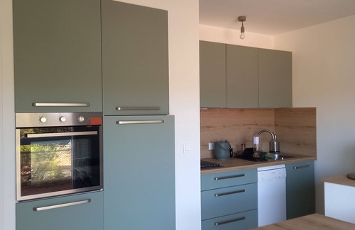 Saint-Mandrier-sur-Mer Apartment | Charming studio for 2 to 3 people, 5-minute walk from the beach.