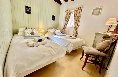 Gourge Other | Charming French Farmhouse retreat with private garden and heated pool