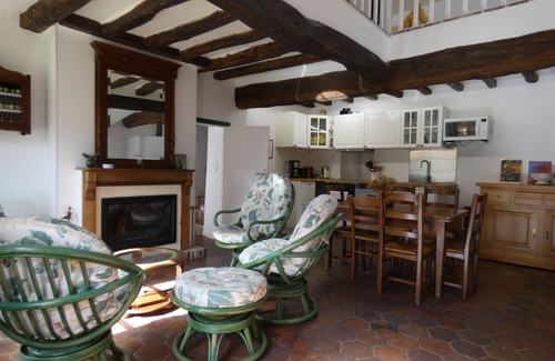 Garnay Cottage | "Charming French Village Getaway: Cozy Cottage Near Dreux and Chartres"