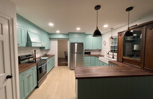 Williamsburg House | Charming Full-size home, minutes away from Colonial Williamsburg