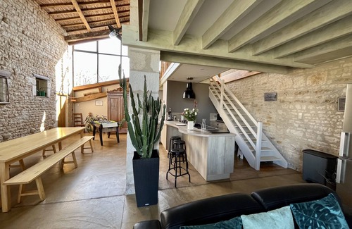 Benet House | Charming gîte (8/10pers) in the Marais Poitevin Vendée with heated swimming pool