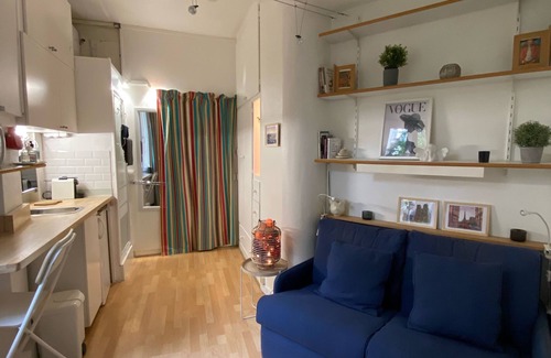 12th Arrondissement Apartment | Charming Golden Gate studio