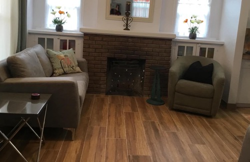 Blenman-Elm House | CHARMING GREAT CENTRAL LOCATION FULLY RENOVATED