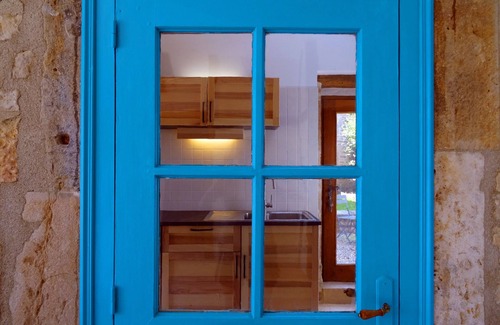 Eguilly Cottage | Charming guest house surrounded by nature