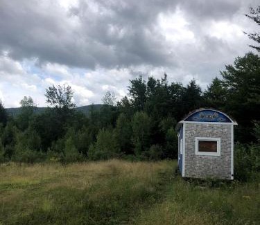 Chatham House | Charming Gypsy Caravan for Vacations in White Mountain National Forest