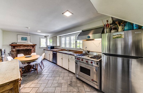 Amagansett Cottage | Charming Hampton's Beachfront Escape