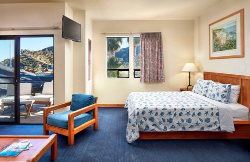 Avalon Hotel | Charming Hideaway: 3 Family-Friendly Rooms, Near Catalina Island Museum
