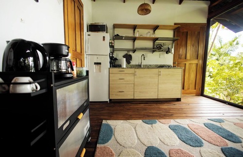 Isla Bastimentos House | Charming Hilltop Jungle Bungalow of Isle Bastimentos with WiFi & AC