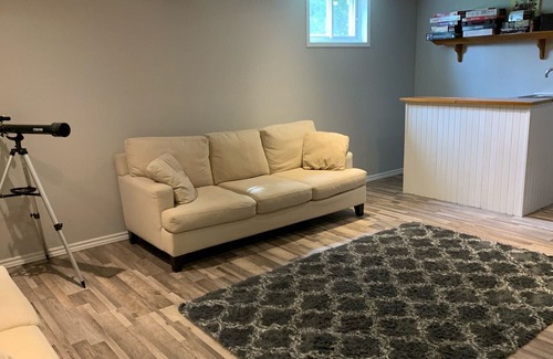 Meaford Cottage | Charming hilltop lake view cottage mins from beach