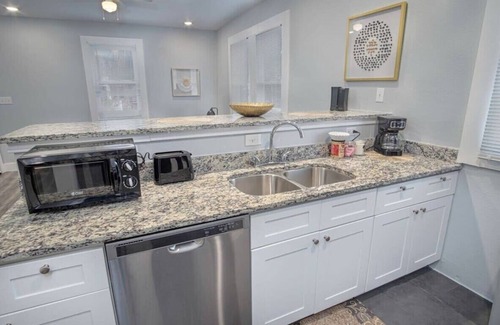 Tobin Hill Apartment | Charming Historic 3BR/2BA Located Near Downtown