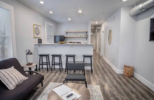 Tobin Hill Apartment | Charming Historic 3BR/2BA Located Near Downtown