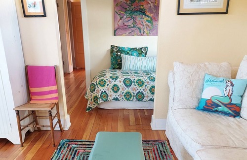 Ashland Cottage | Charming historic cottage just 4 blocks from downtown (Licensed PA 17-248)