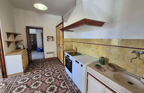 Saint-Mandrier-sur-Mer House | Charming house with pool, air conditioning, and Wi-Fi, just steps from the harbor and the beaches.