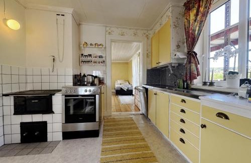 Norra Fagelas House | Charming holiday home with views of the landscape and close to Lake Vättern