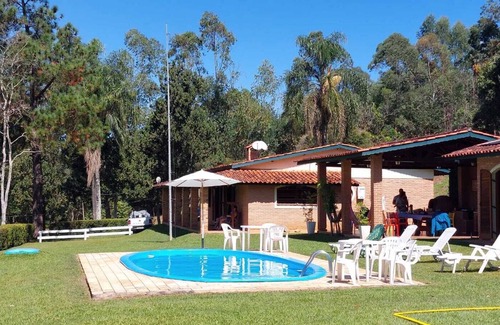 Vargem House | Charming home, gourmet ranch, WIFI, game room, beautiful view of the mountains!