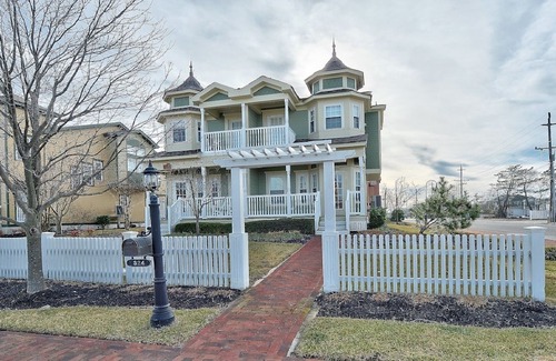Beach Haven House | CHARMING HOME IN HEART OF BEACH HAVEN LBI!