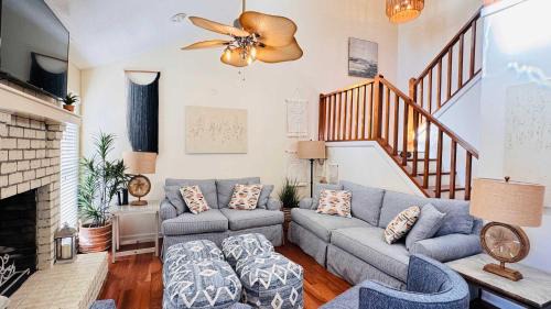 Windy Hill House | Charming Home - Pet Friendly - 4 Blocks from Beach