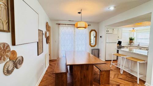 Windy Hill House | Charming Home - Pet Friendly - 4 Blocks from Beach