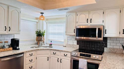Windy Hill House | Charming Home - Pet Friendly - 4 Blocks from Beach