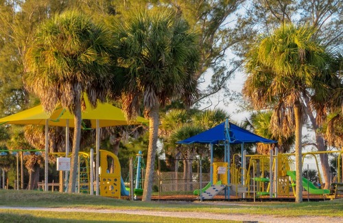 Laurel House | Charming home with a short walk to the beach!