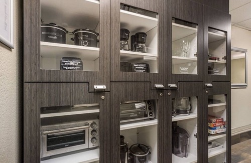 Huntsville Apartment | Charming hotel suite w/WiFi, AC, fitness room/Pet friendly/Centrally located