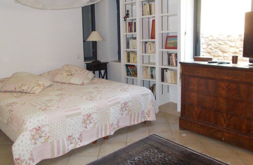 Le Barroux House | Charming house classified 4 * in the heart of a pine forest