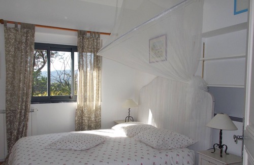 Le Barroux House | Charming house classified 4 * in the heart of a pine forest