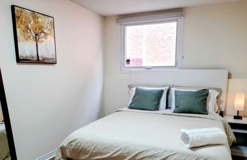 Whitby House | Charming House Close to 401/Downtown