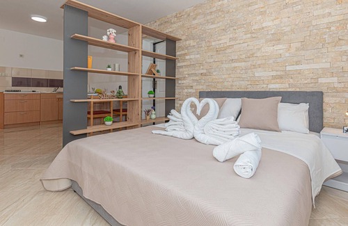 Bribir House | Charming house in a quiet area, very close to the Krka National Park.