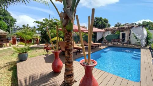 Albion House | Charming house in Albion + enclosed garden and shared pool